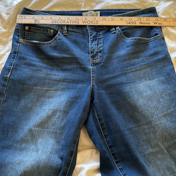 Women’s Royalty Jeans with unfinished hem Size 8 - Picture 9 of 10